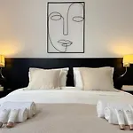 Luxembourg Garden Deluxe Flat